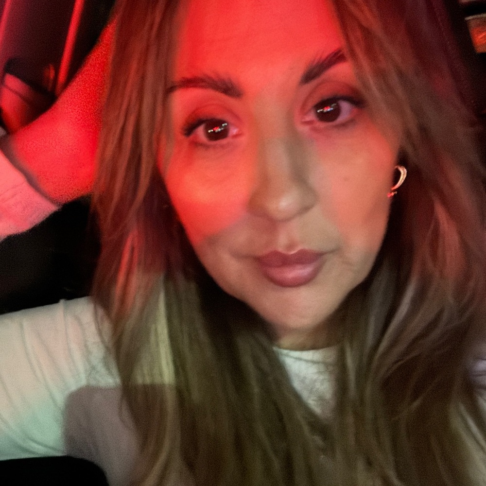 Meet your Posher, Leslie